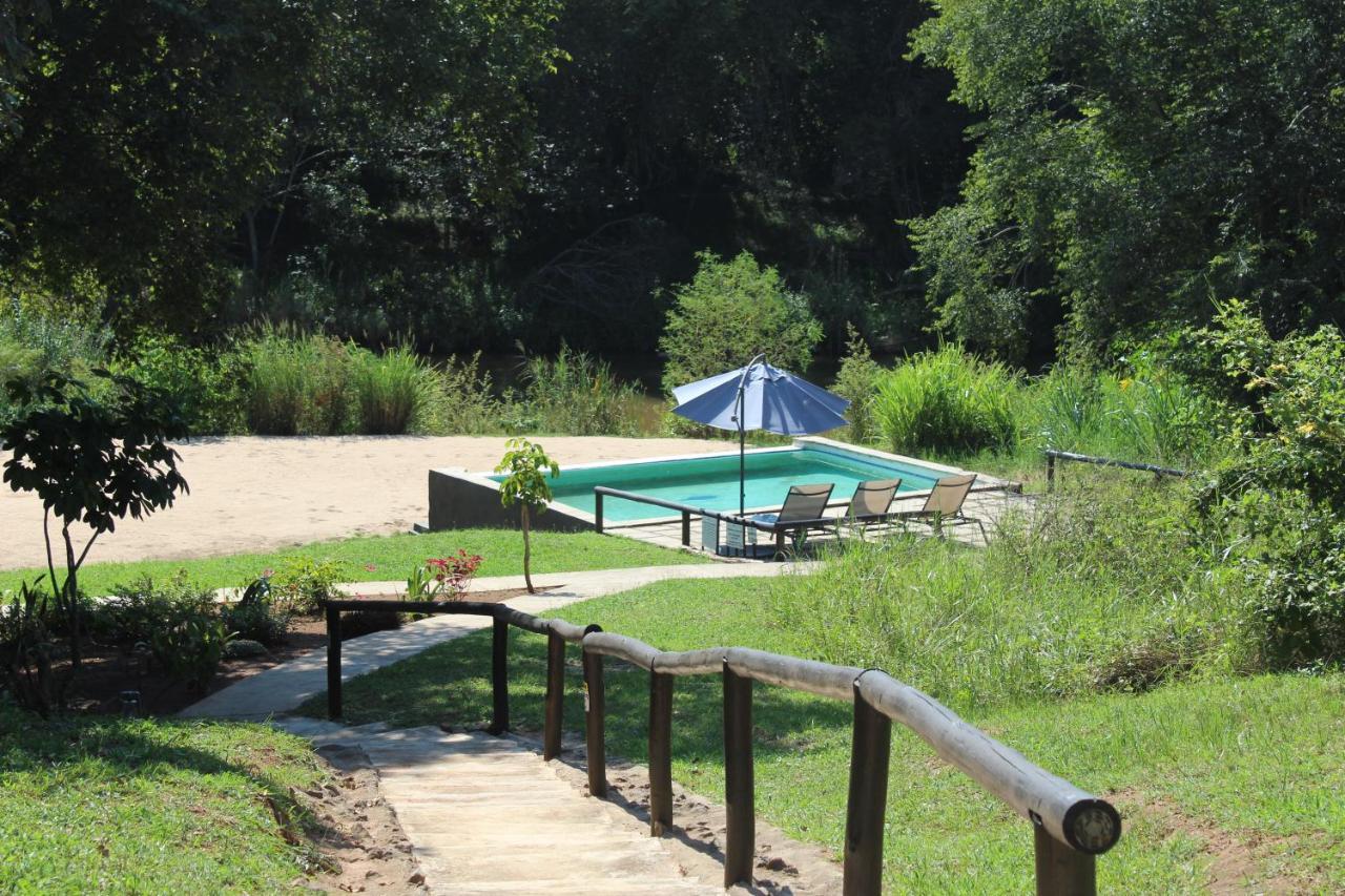 Lions Rock Rapids - Luxury Tented Camp ヘイジービュー エクステリア 写真