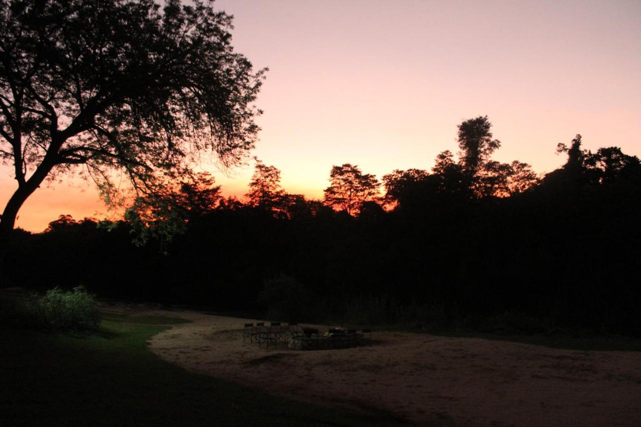 Lions Rock Rapids - Luxury Tented Camp ヘイジービュー エクステリア 写真