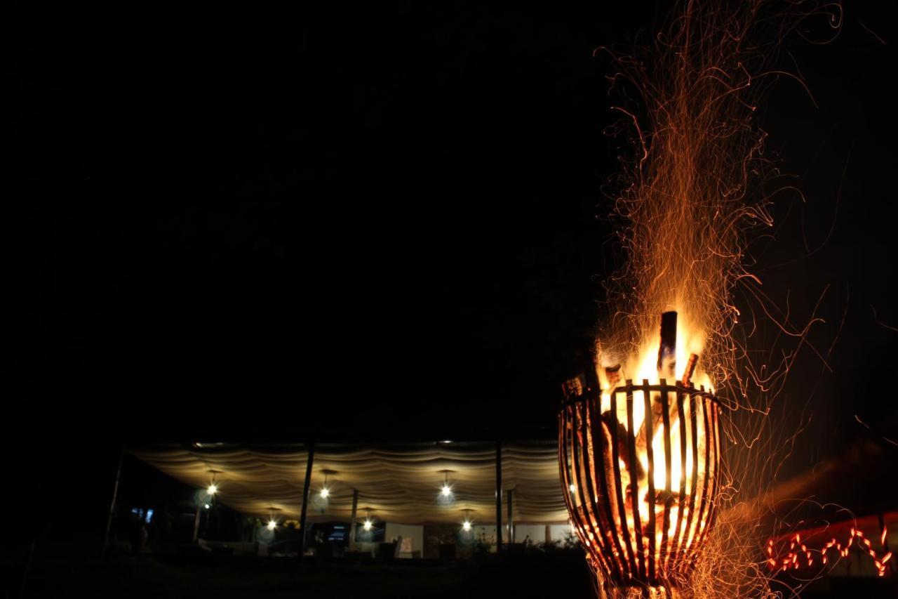 Lions Rock Rapids - Luxury Tented Camp ヘイジービュー エクステリア 写真